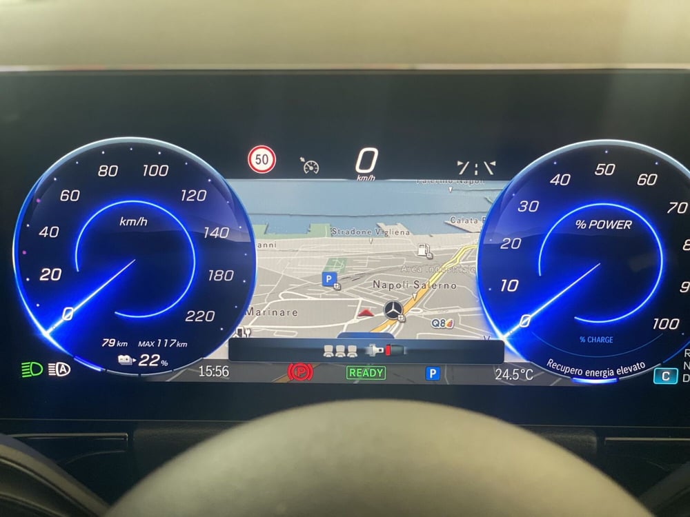Mercedes-Benz EQA usata a Napoli (11)