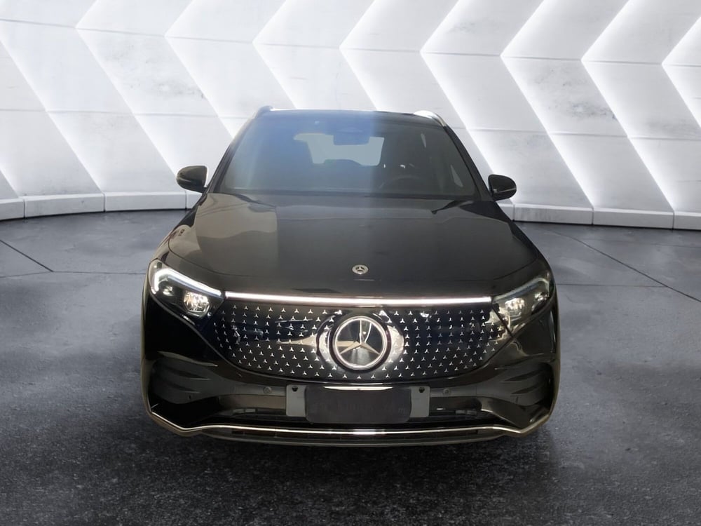 Mercedes-Benz EQA usata a Napoli (2)
