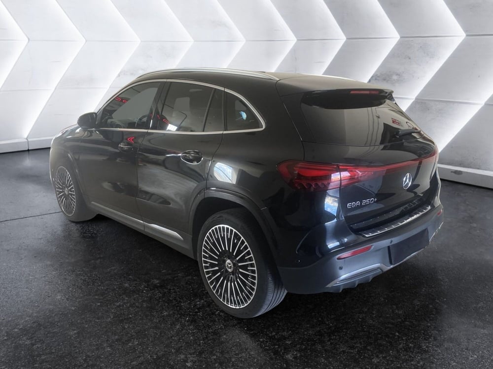 Mercedes-Benz EQA usata a Napoli (7)
