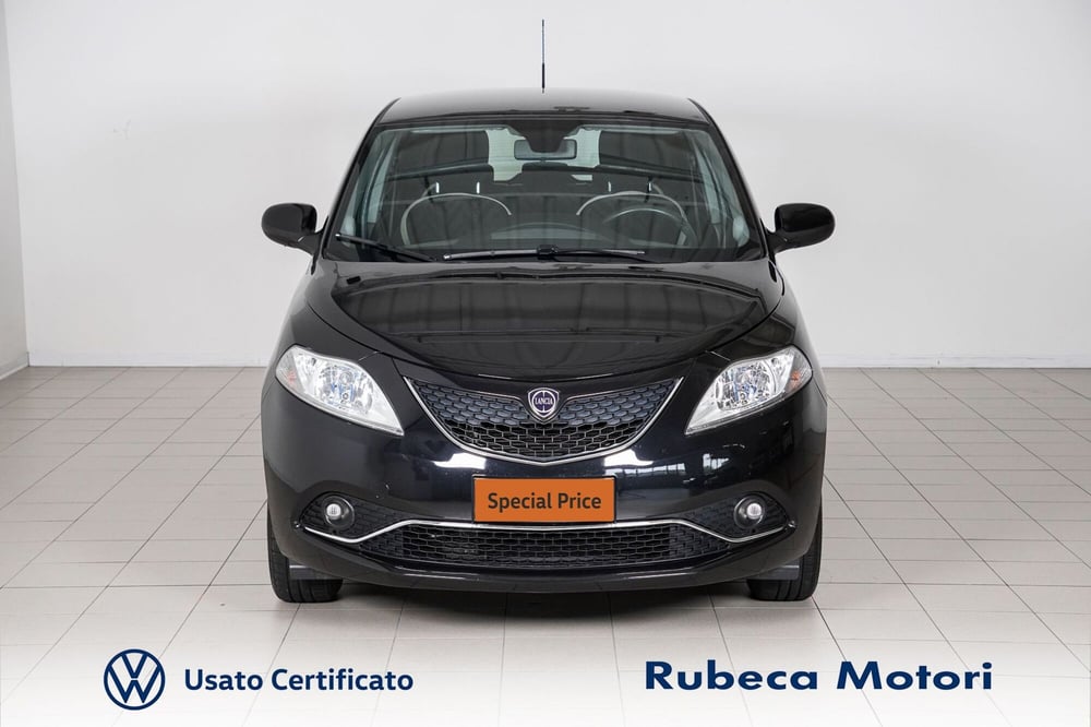 Lancia Ypsilon usata a Perugia (2)