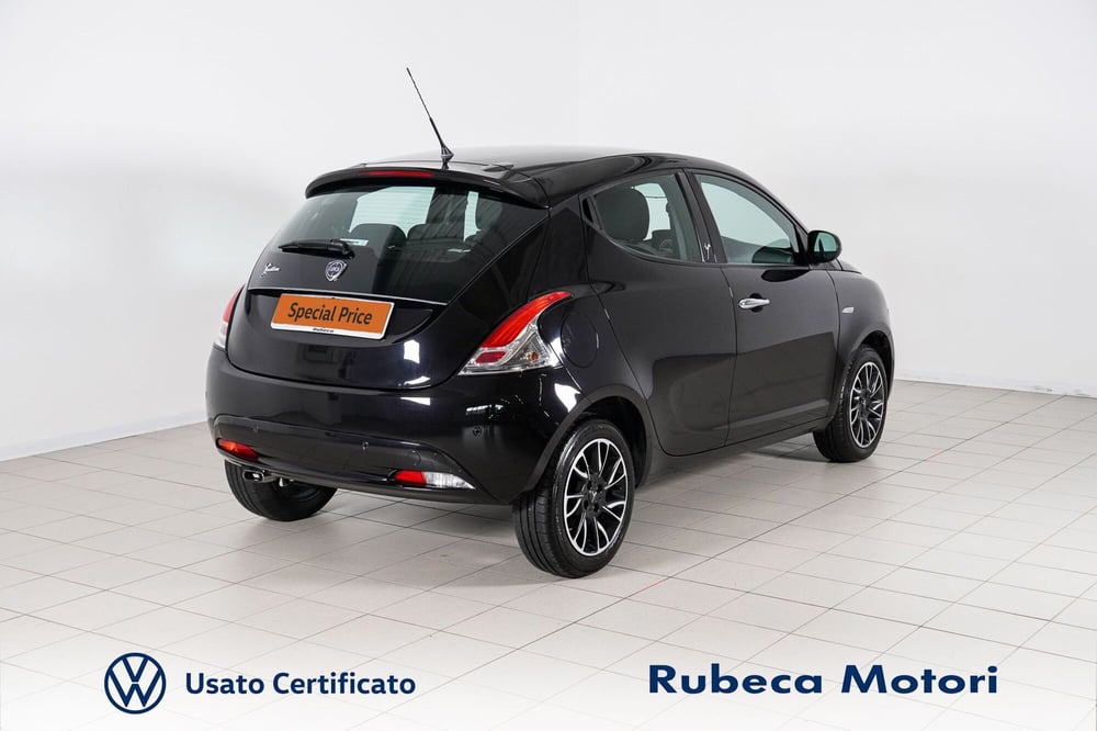 Lancia Ypsilon usata a Perugia (4)