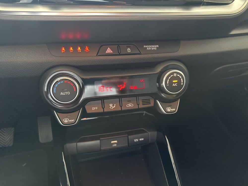Kia Stonic usata a Napoli (14)