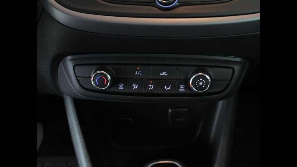 Opel Crossland usata a Palermo (18)