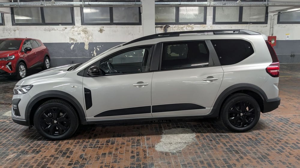 Dacia Jogger usata a Milano (2)