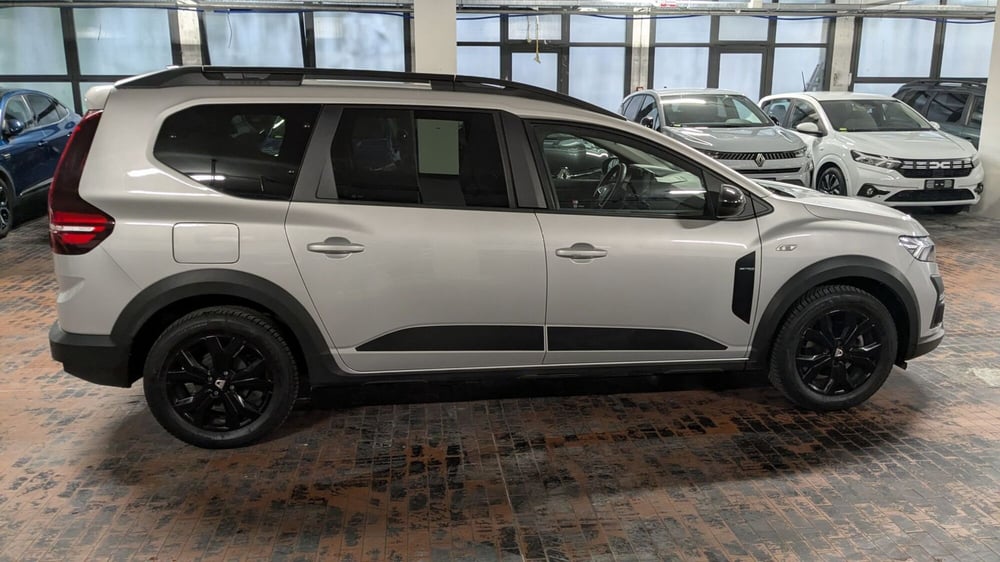 Dacia Jogger usata a Milano (4)