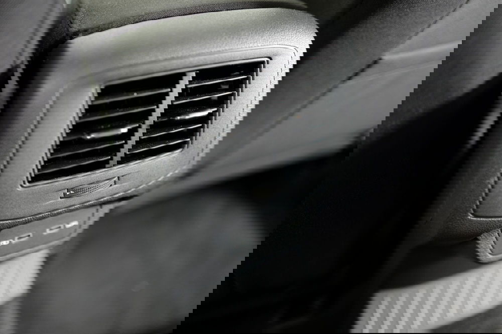 Volkswagen T-Roc nuova a Varese (19)