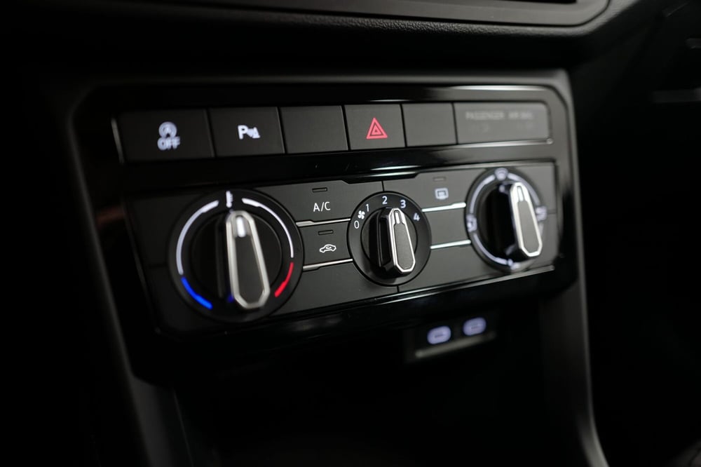 Volkswagen T-Cross usata a Varese (15)