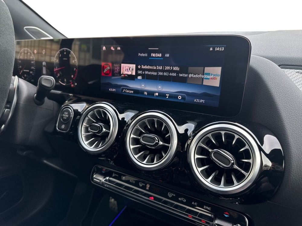 Mercedes-Benz GLA SUV nuova a Firenze (14)