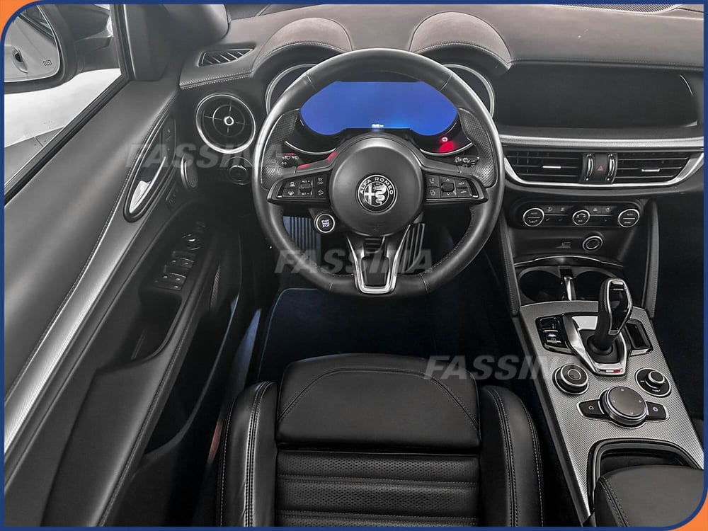 Alfa Romeo Stelvio usata a Milano (10)