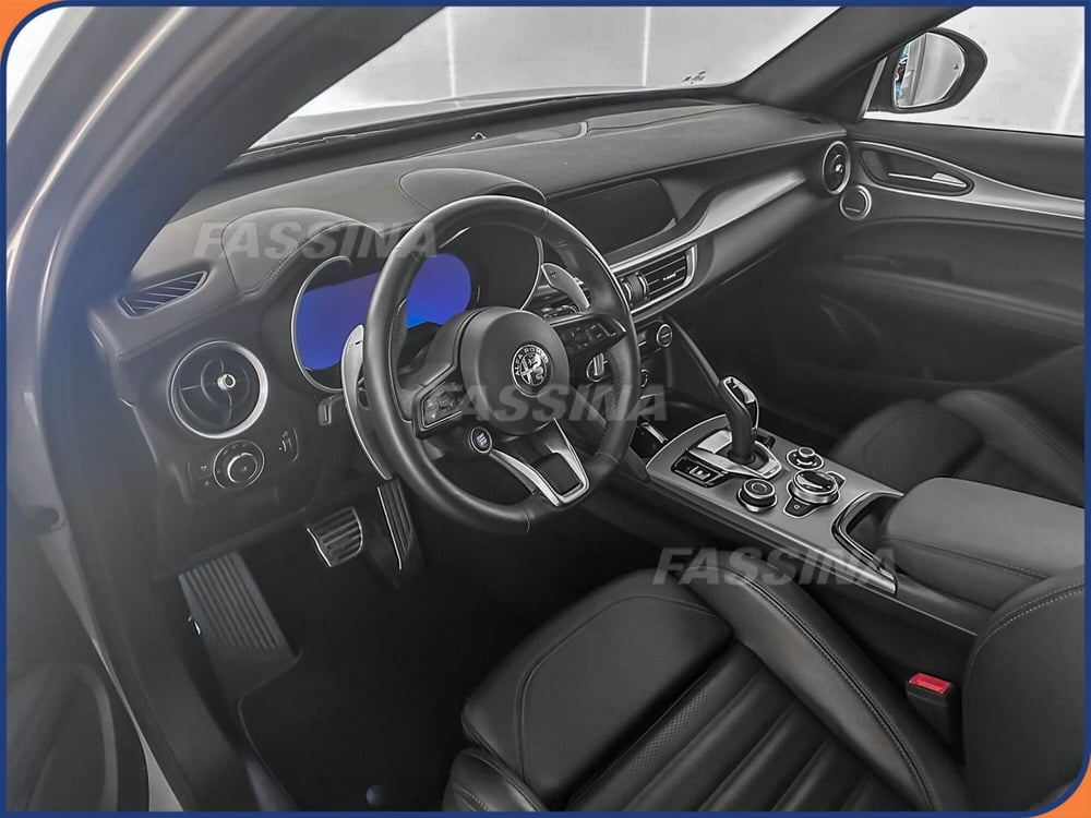 Alfa Romeo Stelvio usata a Milano (9)