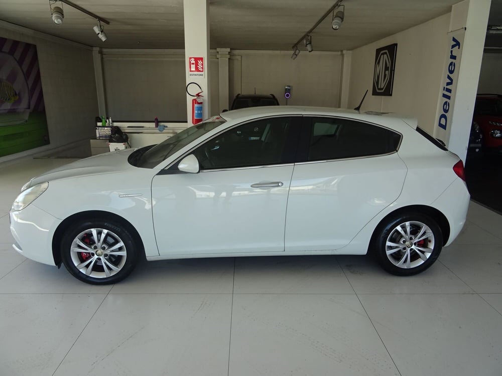 Alfa Romeo Giulietta usata a Lucca (2)