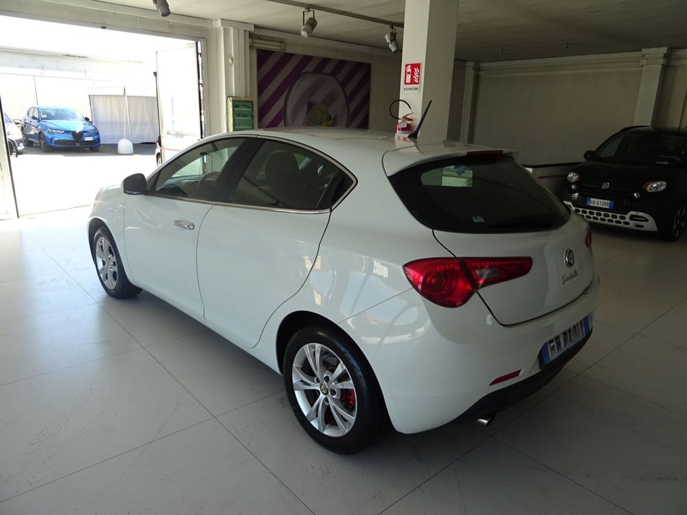 Alfa Romeo Giulietta usata a Lucca (3)