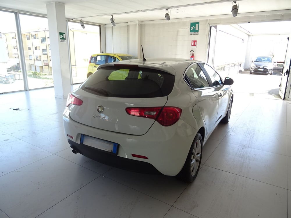 Alfa Romeo Giulietta usata a Lucca (4)