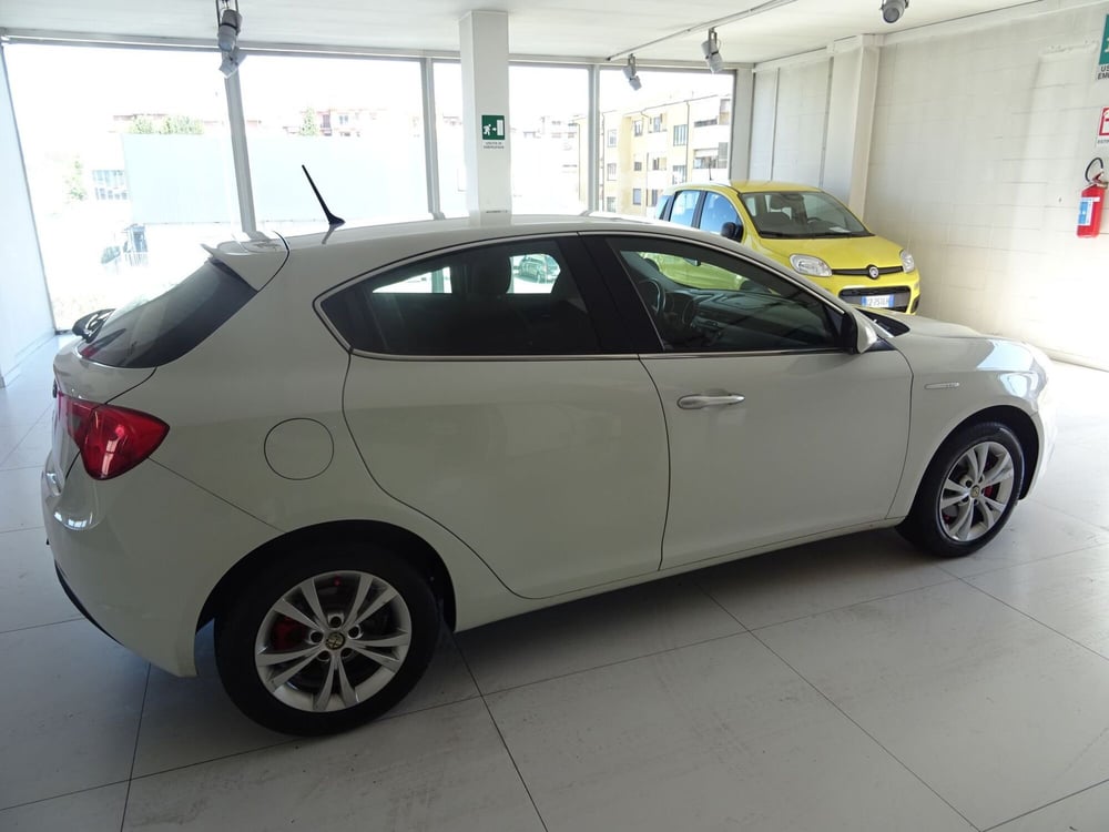 Alfa Romeo Giulietta usata a Lucca (5)