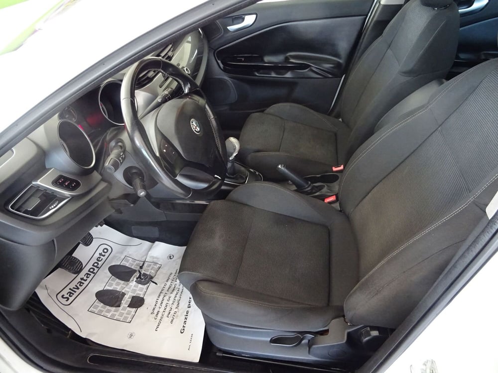 Alfa Romeo Giulietta usata a Lucca (9)
