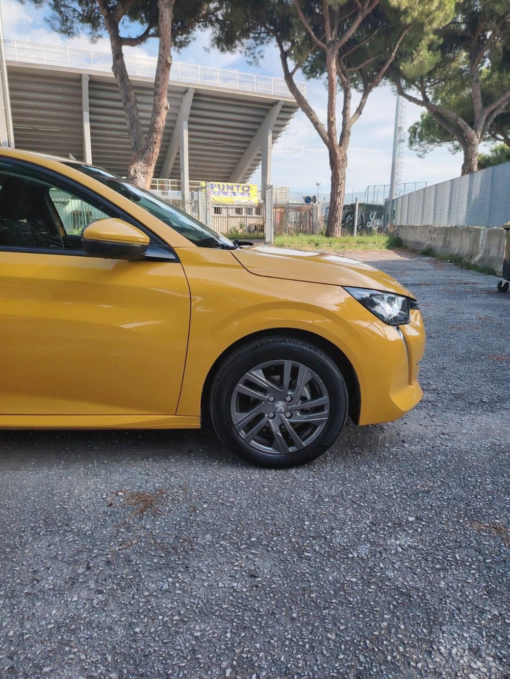 Peugeot 208 usata a Massa-Carrara (13)