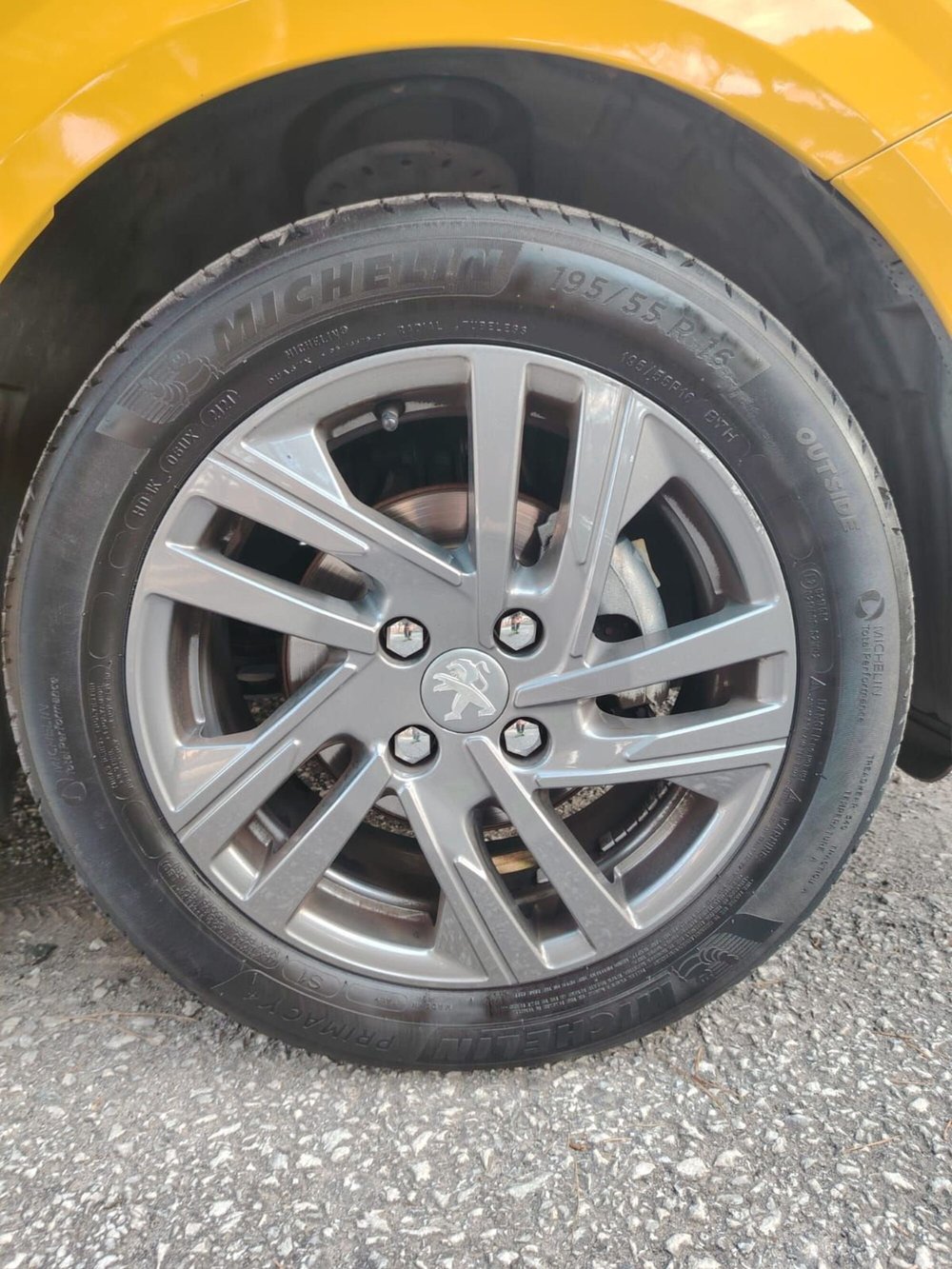 Peugeot 208 usata a Massa-Carrara (14)