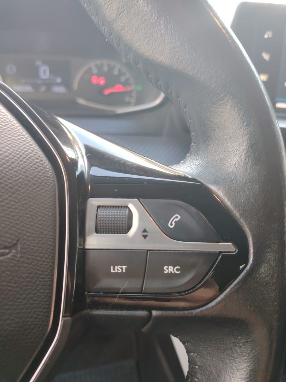 Peugeot 208 usata a Massa-Carrara (20)