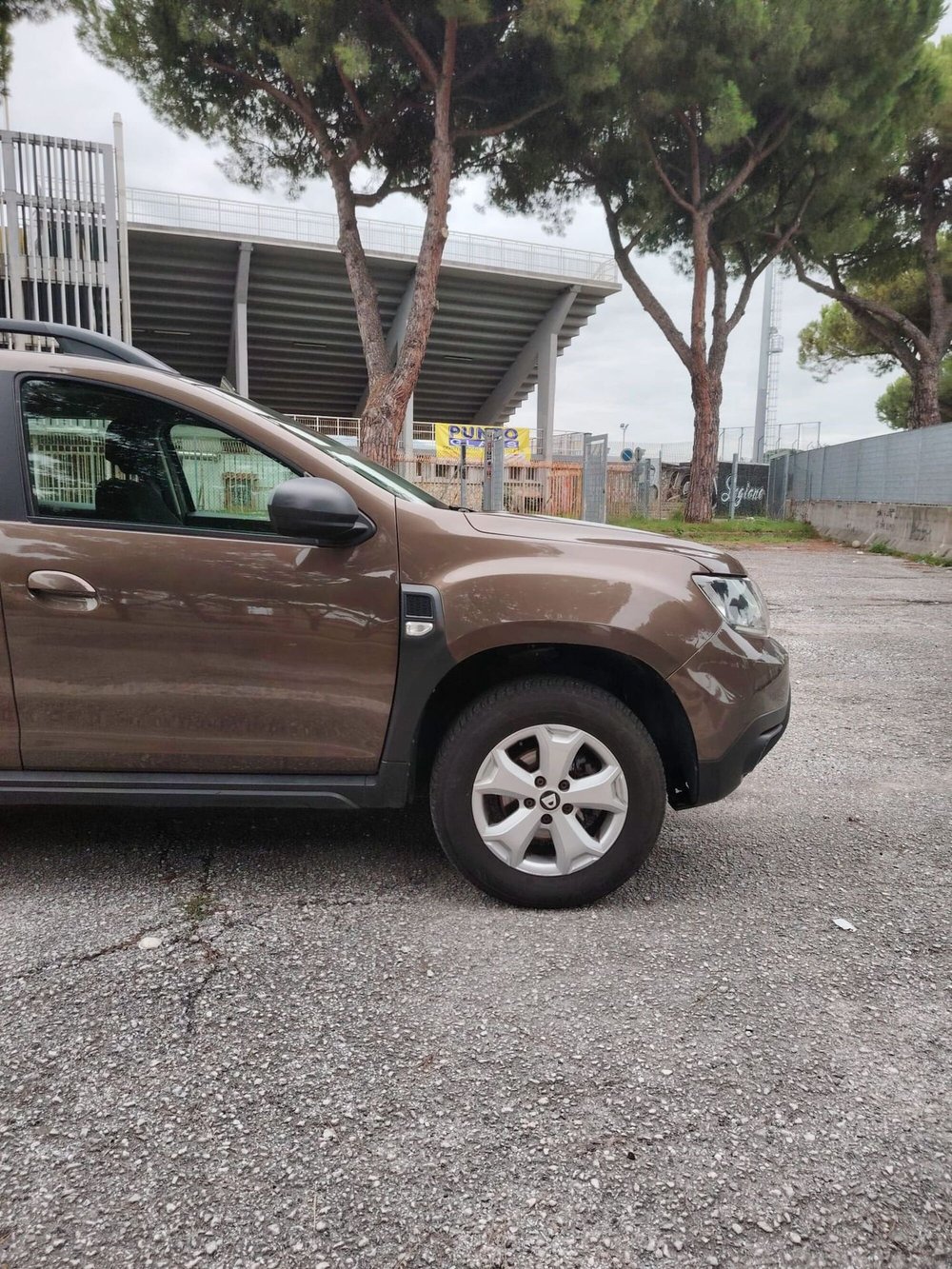 Dacia Duster usata a Massa-Carrara (13)