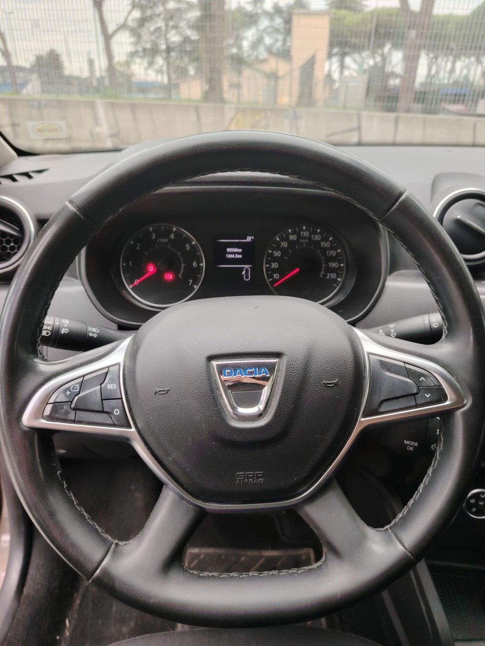 Dacia Duster usata a Massa-Carrara (9)