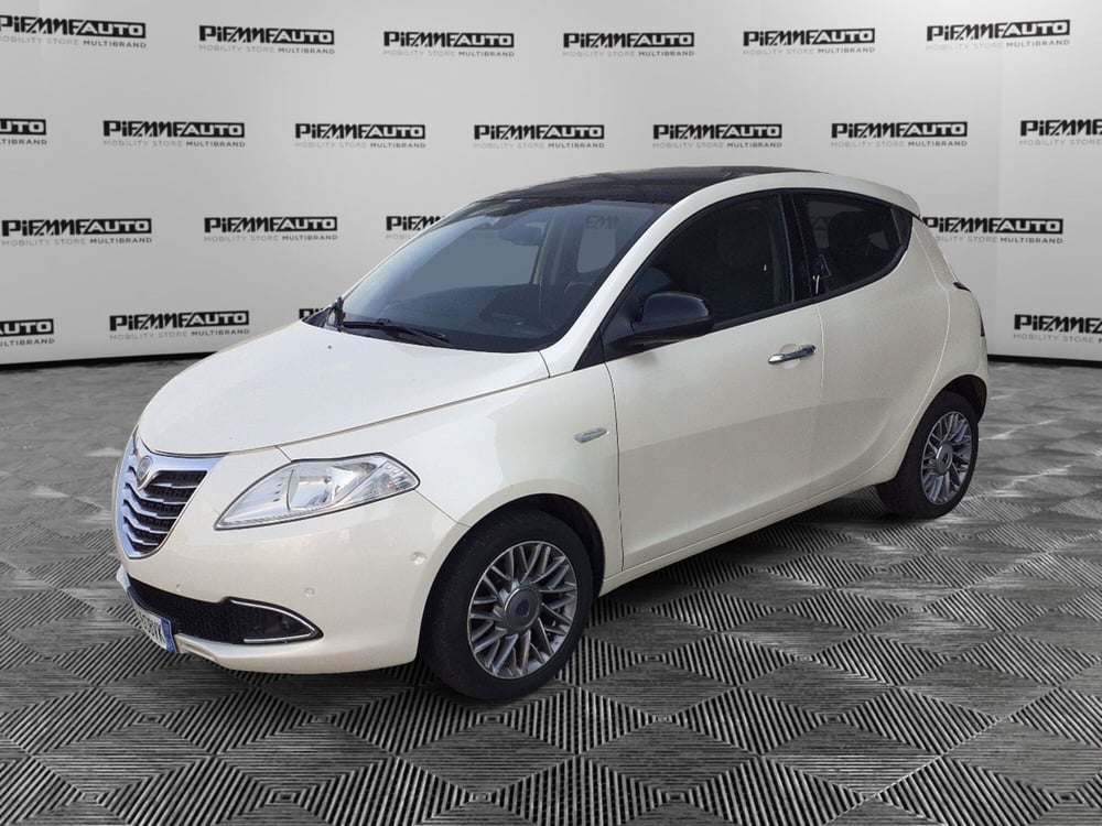 Lancia Ypsilon usata a Parma