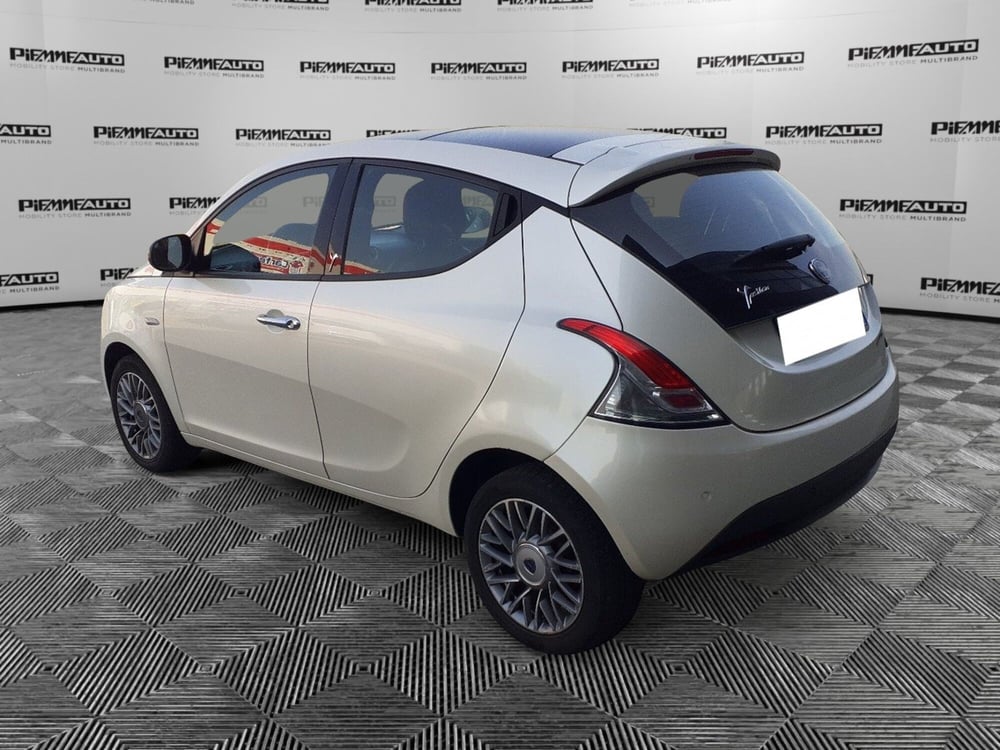 Lancia Ypsilon usata a Parma (3)