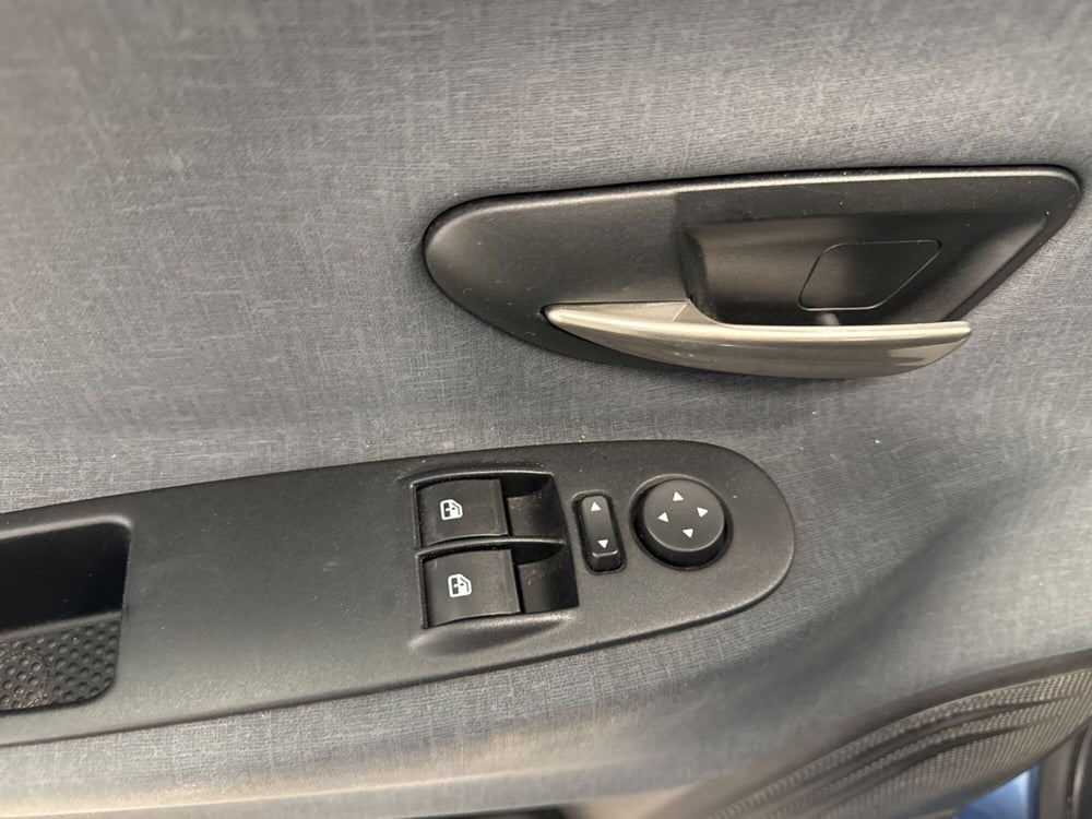 Lancia Ypsilon usata a Palermo (7)