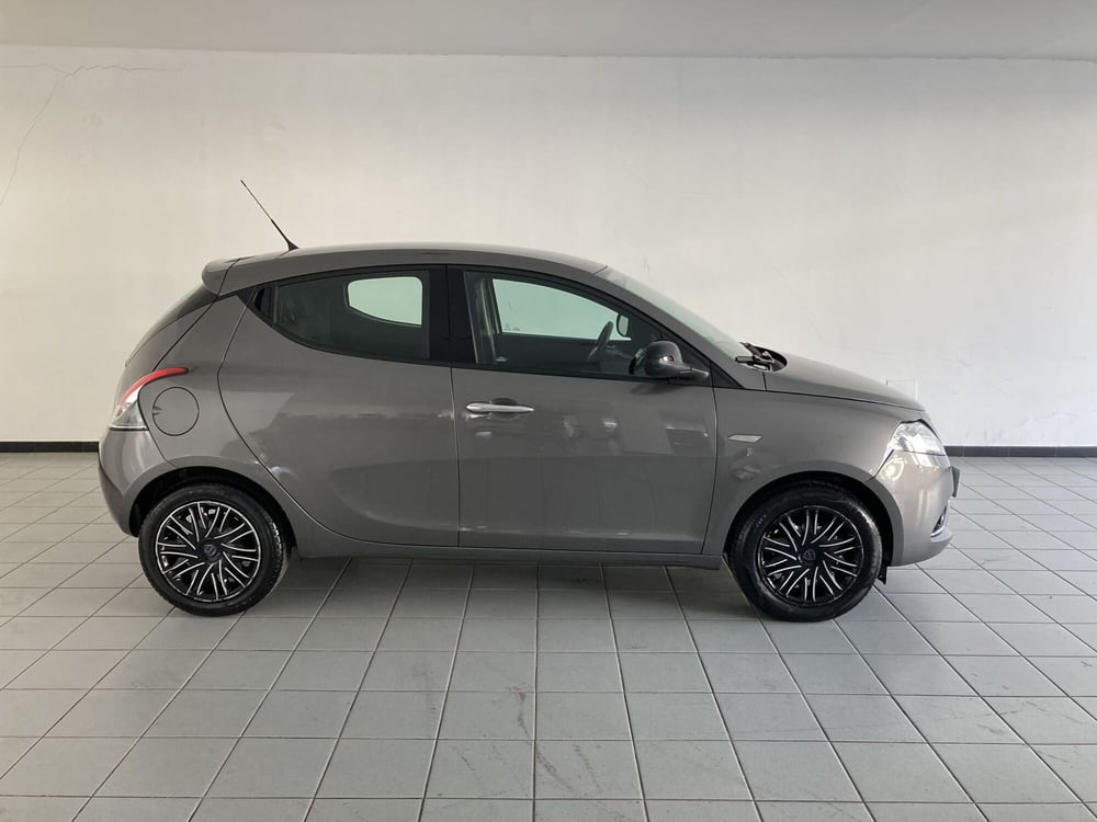 Lancia Ypsilon usata a Barletta-Andria-Trani (3)