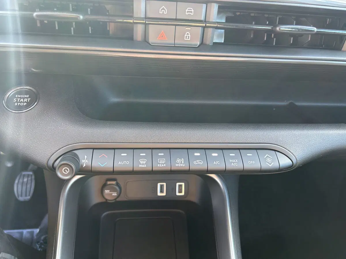 Jeep Avenger nuova a Latina (18)