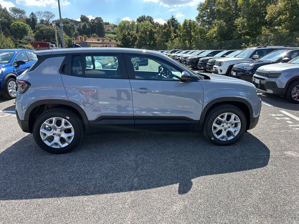 Jeep Avenger nuova a Latina (6)