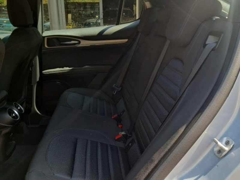 Alfa Romeo Stelvio nuova a Monza e Brianza (12)