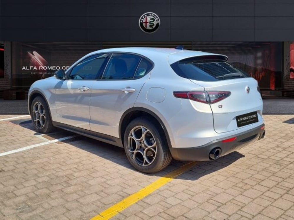 Alfa Romeo Stelvio nuova a Monza e Brianza (7)