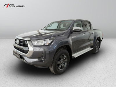 Toyota Hilux 2.d-4d double cab Lounge auto nuova a Monza