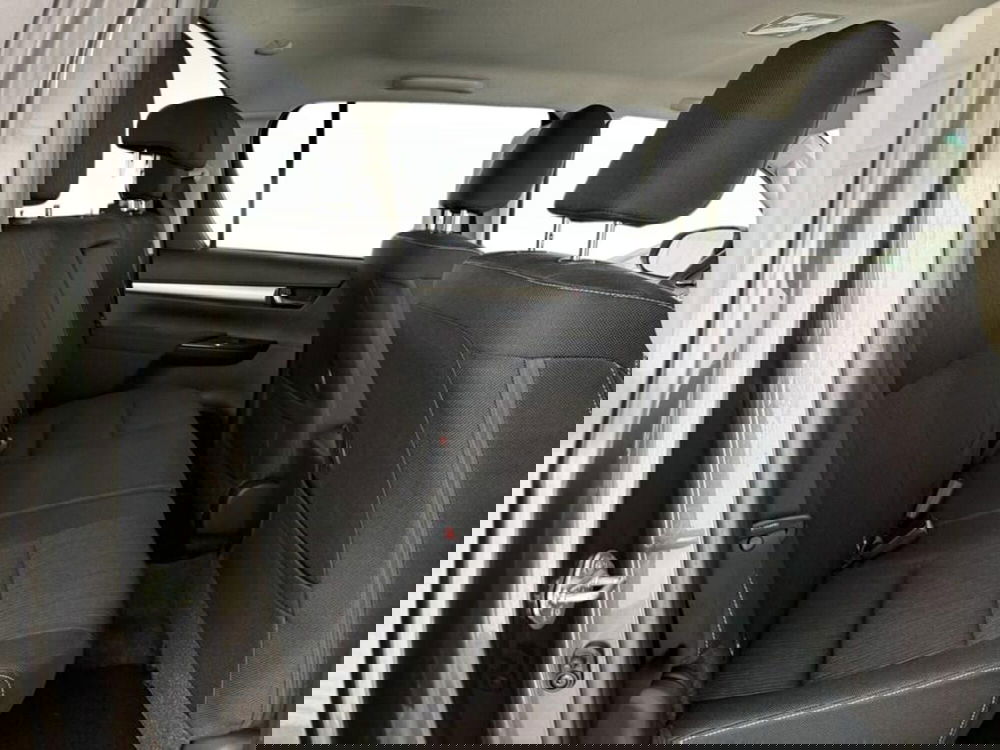 Toyota Hilux nuova a Monza e Brianza (10)