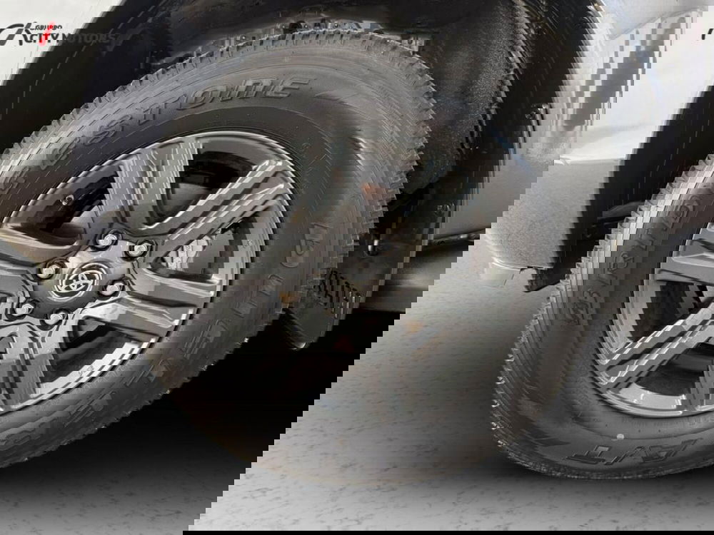 Toyota Hilux nuova a Monza e Brianza (15)