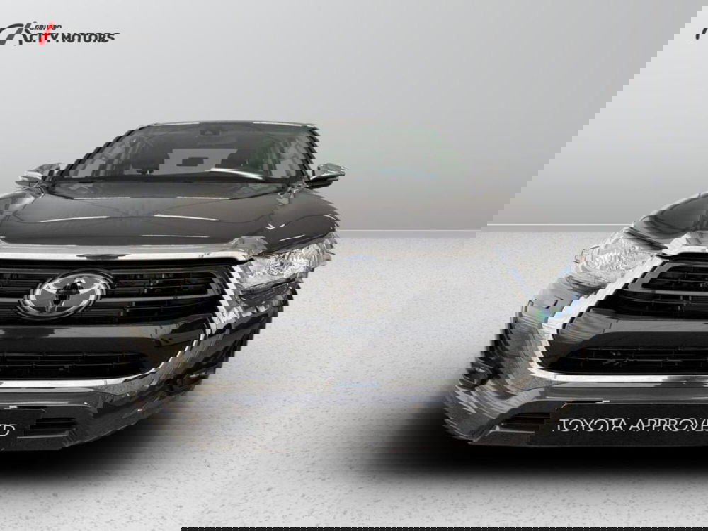 Toyota Hilux nuova a Monza e Brianza (2)