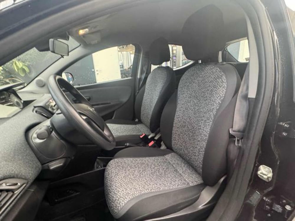 Lancia Ypsilon usata a Vercelli (12)
