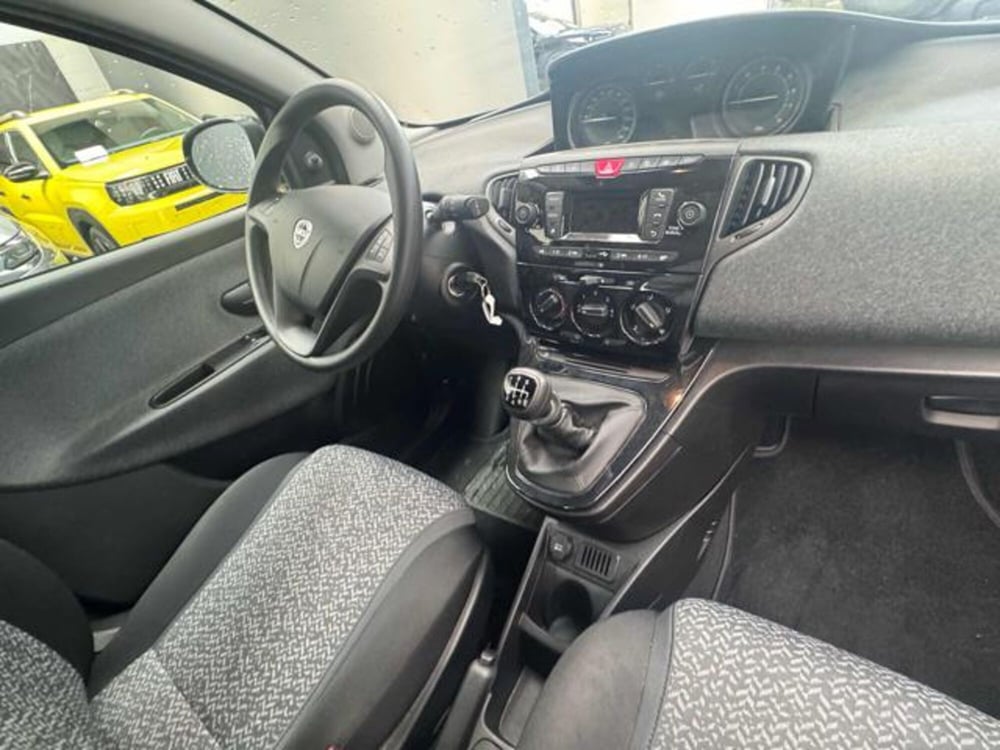 Lancia Ypsilon usata a Vercelli (13)