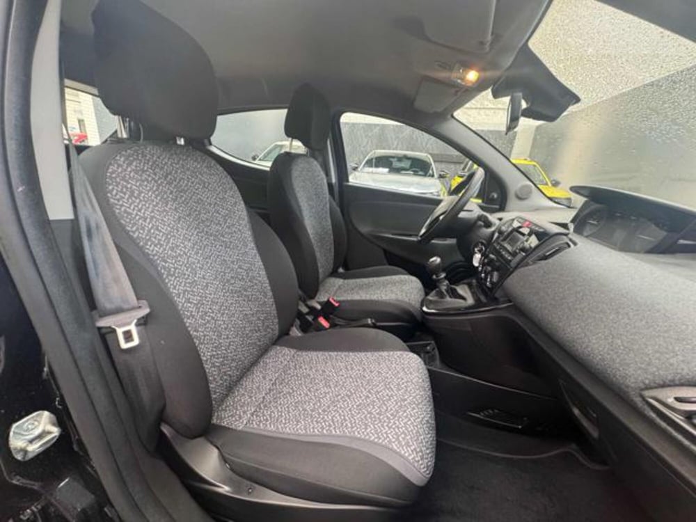 Lancia Ypsilon usata a Vercelli (14)