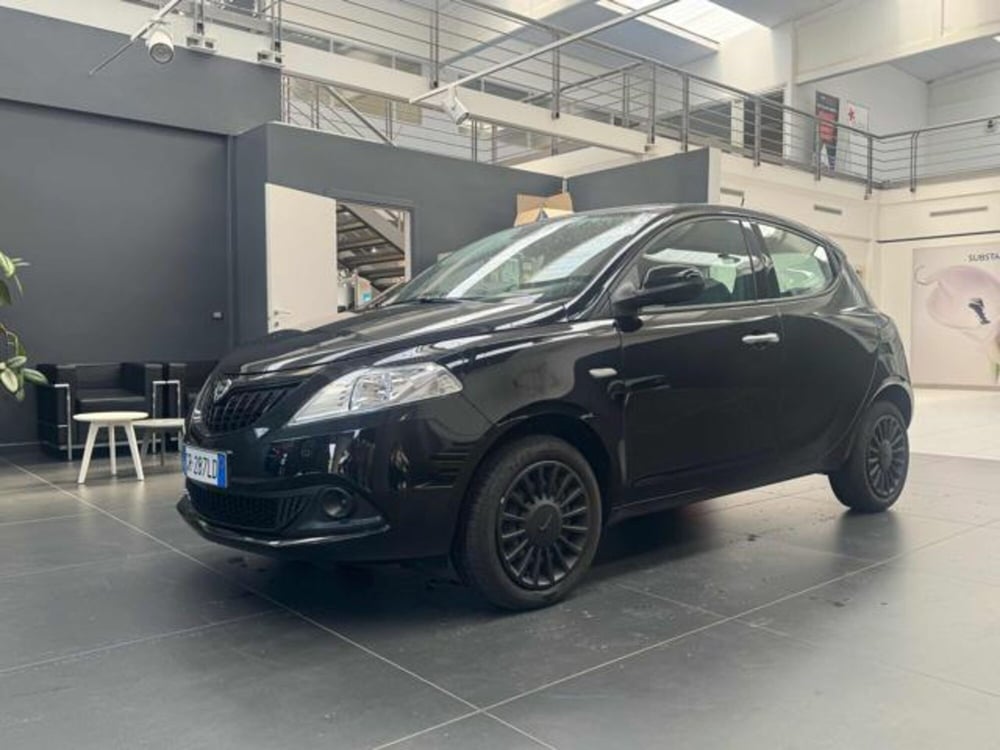 Lancia Ypsilon usata a Vercelli (3)