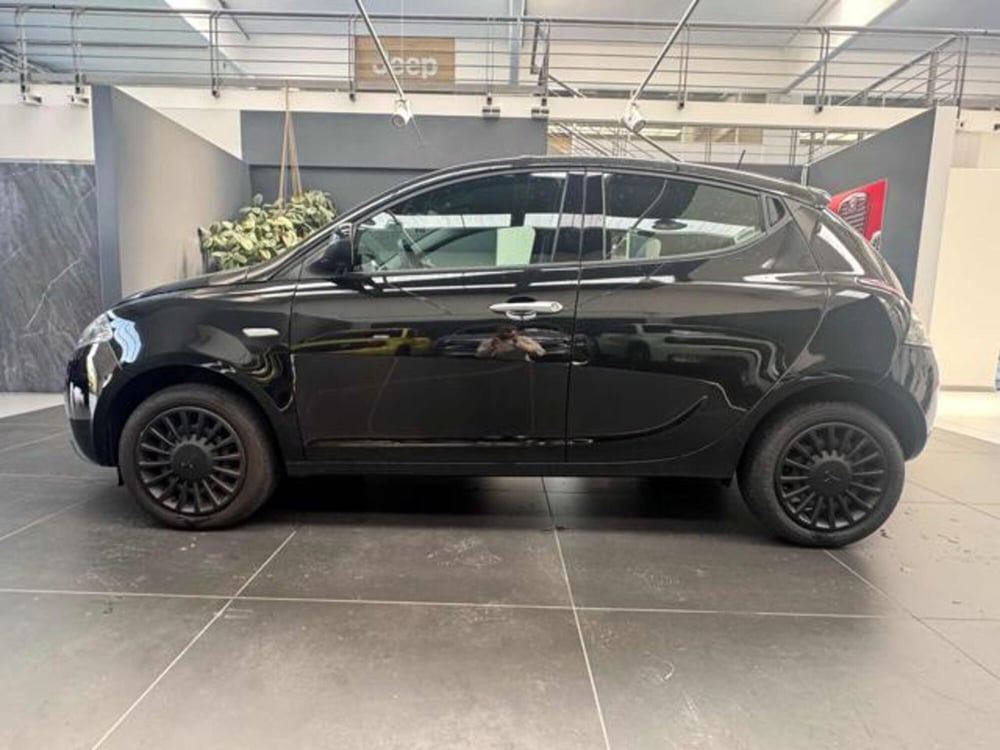 Lancia Ypsilon usata a Vercelli (4)