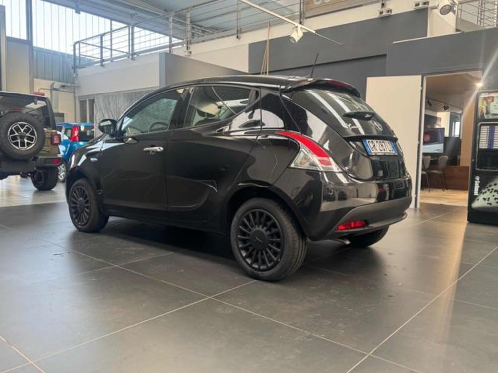 Lancia Ypsilon usata a Vercelli (5)