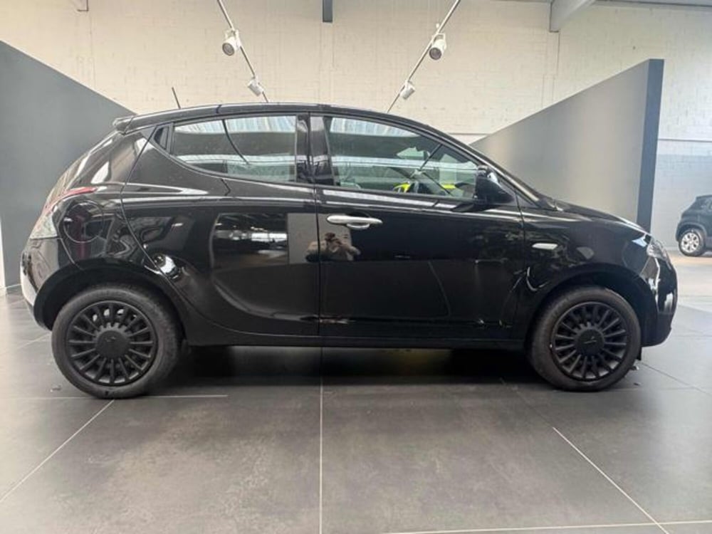 Lancia Ypsilon usata a Vercelli (8)