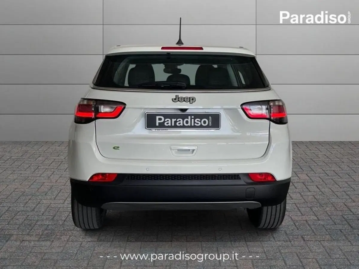 Jeep Compass nuova a Catanzaro (4)