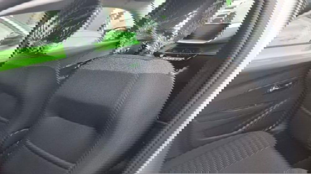 Peugeot 208 nuova a Savona (13)