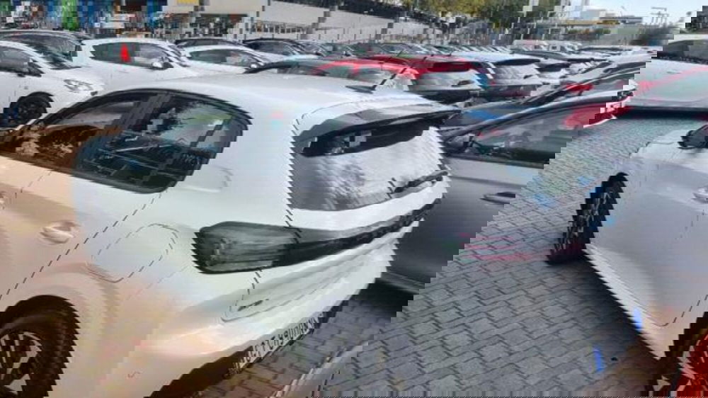 Peugeot 208 nuova a Savona (19)