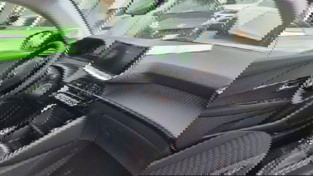 Peugeot 208 nuova a Savona (7)