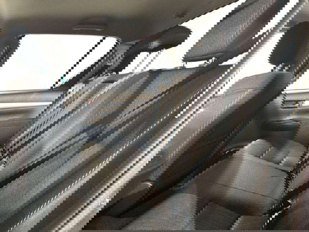 Toyota Hilux nuova a Lecco (11)