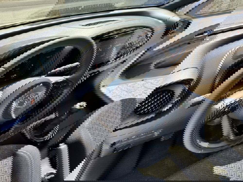 Toyota Aygo X nuova a Como (10)