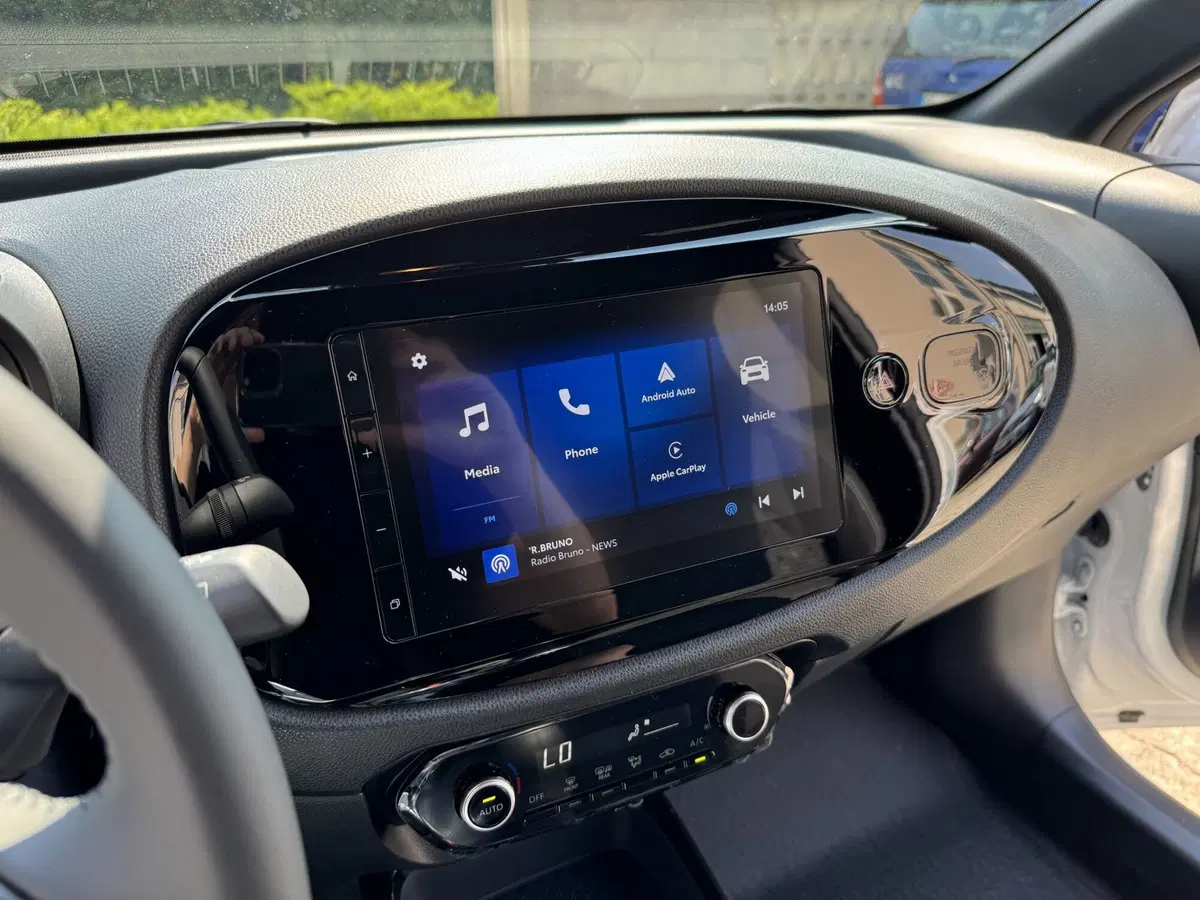 Toyota Aygo X nuova a Como (13)